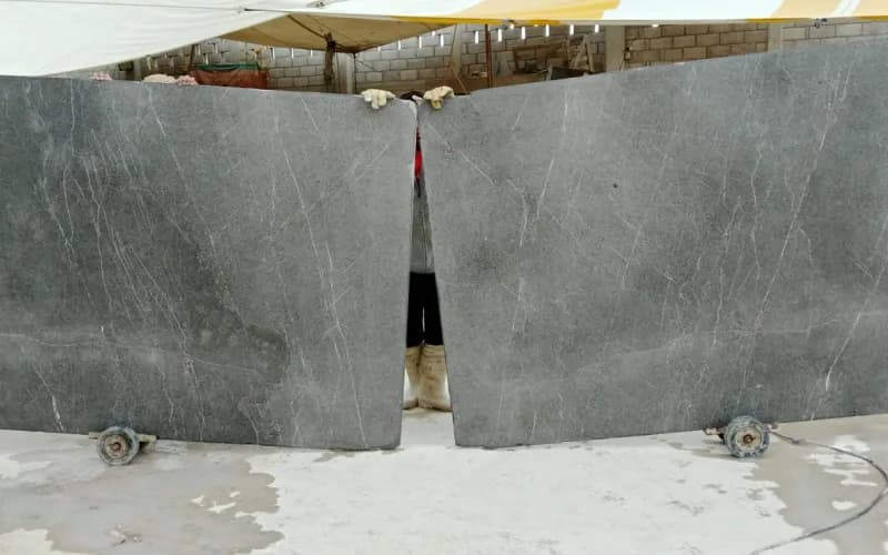 Proyecto con mármol Santo Tomás (foto 15)