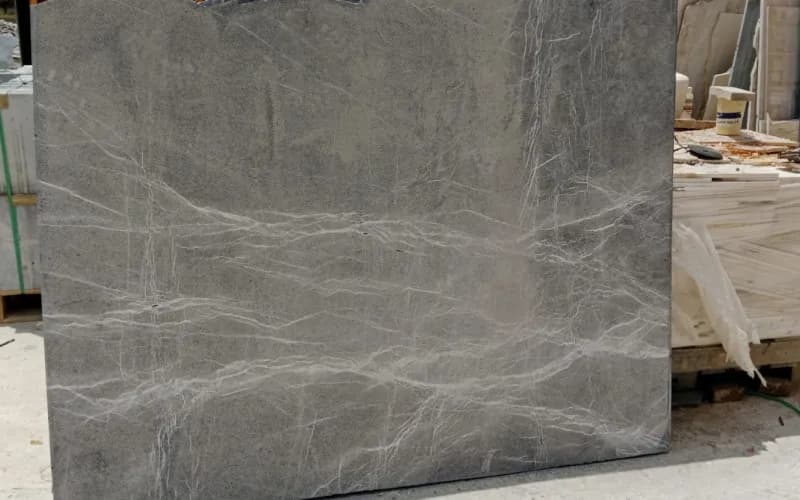 Proyecto con mármol Santo Tomás (foto 7)